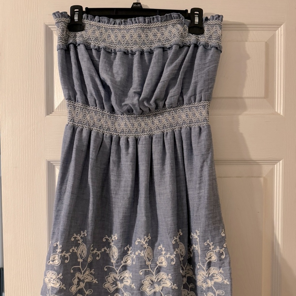 Strapless cotton material dress